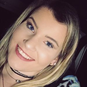 Meet your Posher, Zayta